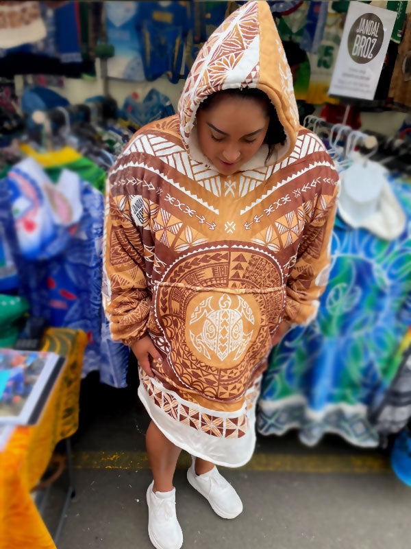 • Mahana Blanket Hoodie- Moana Circle