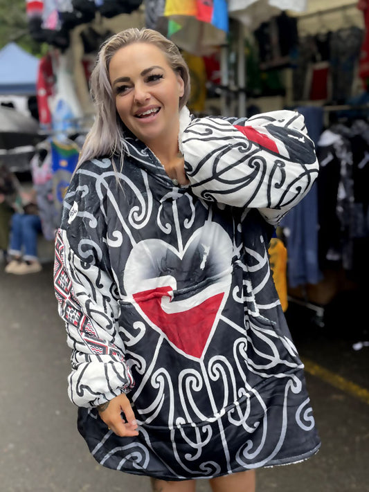 • Mahana hoodie Māori Tino Rangatiratanga