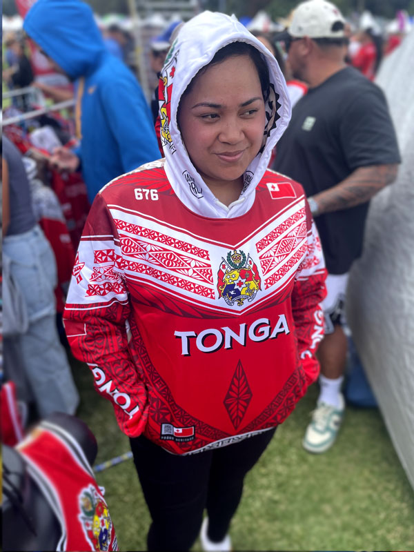 • Tonga Hoodie Chest Red V chest