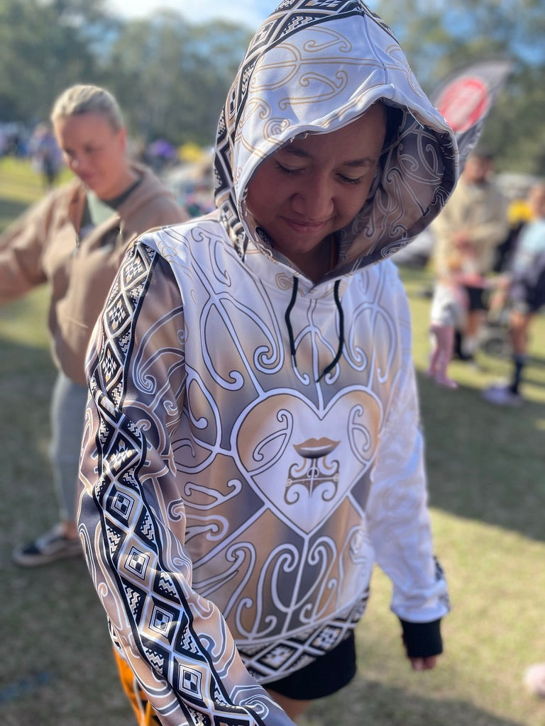 • Māori hoodie Aroha nui brown