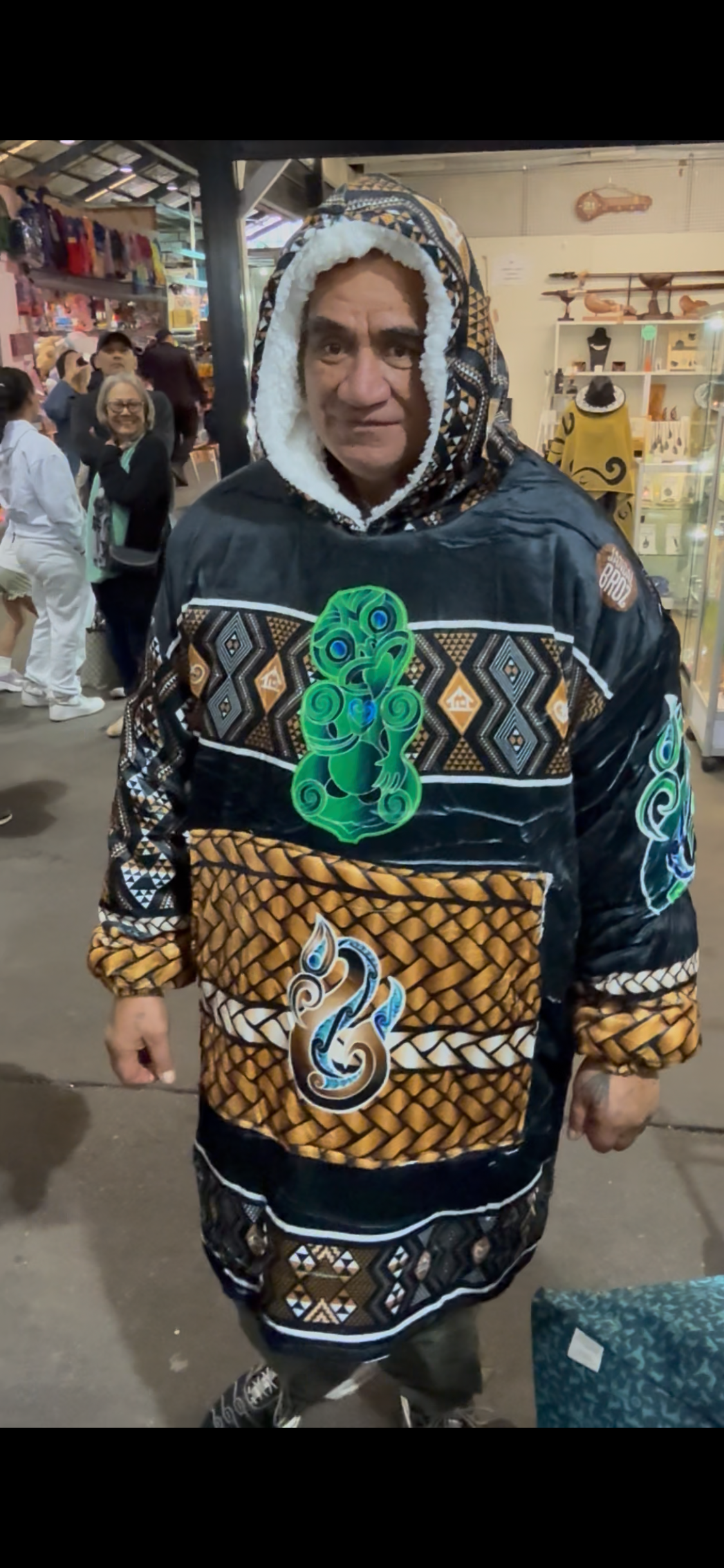 • Mahana Blanket Hoodie - Tāniko brown
