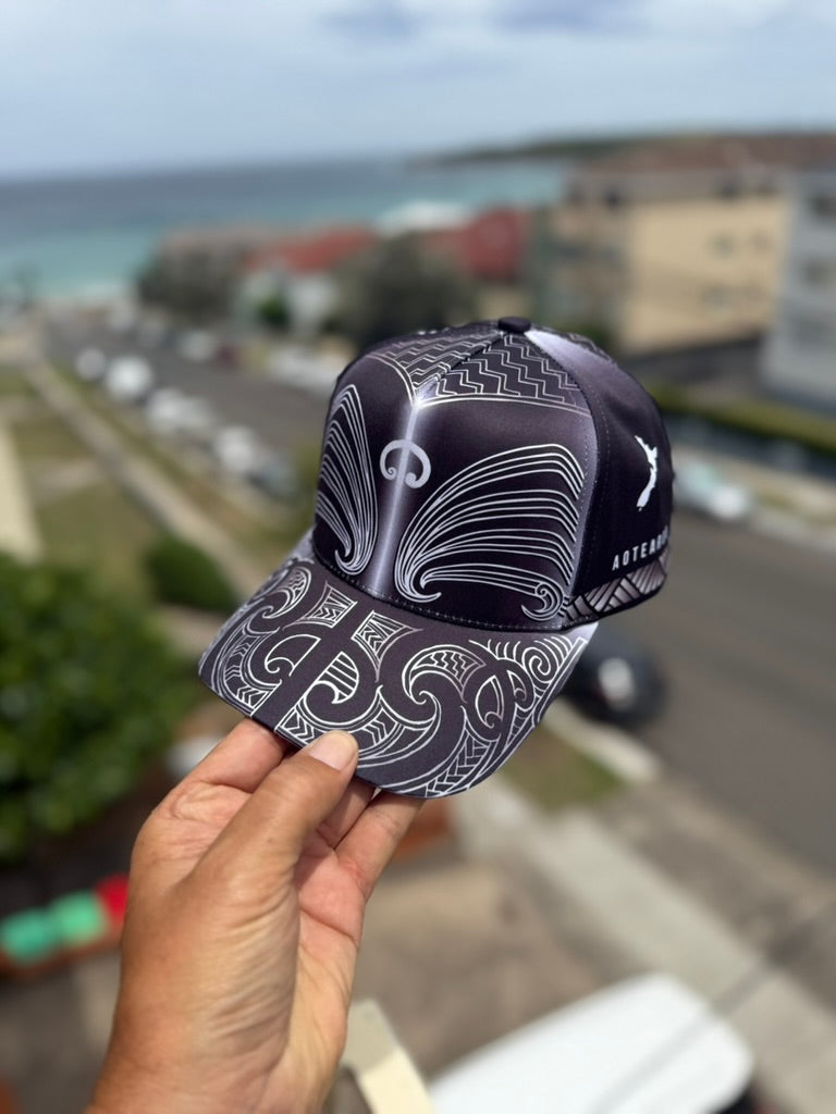 Māori hat pōtae pango cap