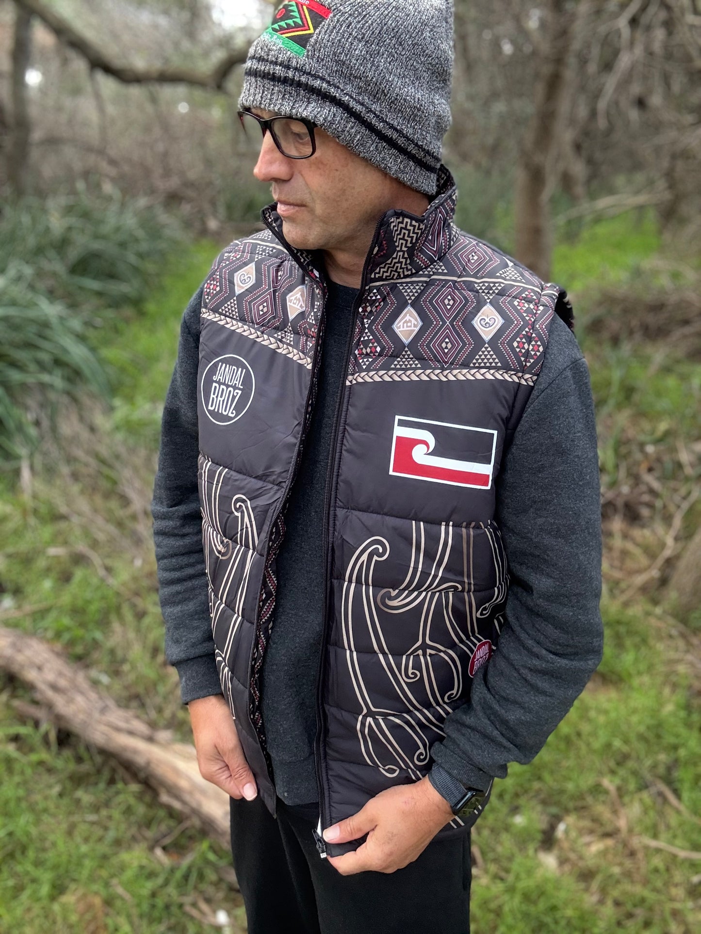Puff vest Māori hoodie Puhoro