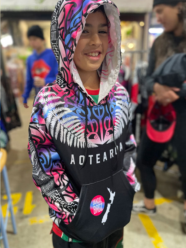 • Maori kids Hoodie Wahine Aroha Nui Tama