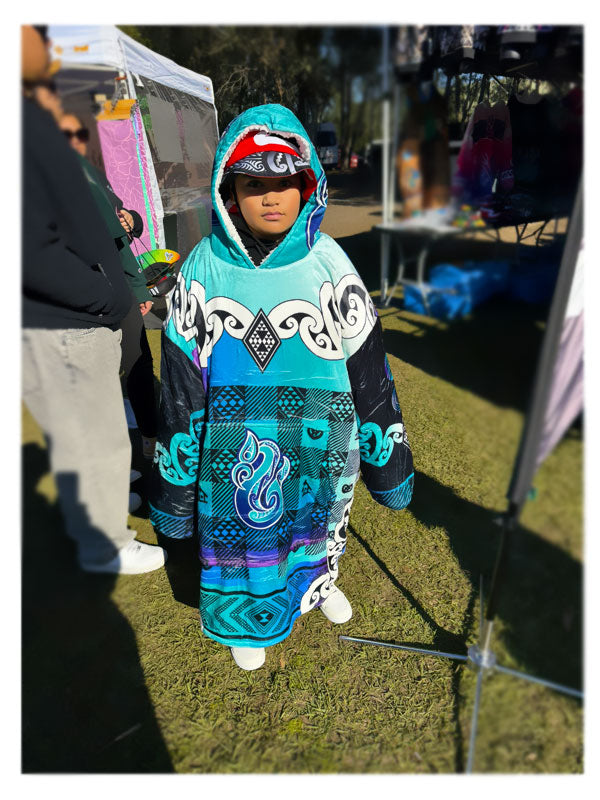 • Mahana Blanket Hoodie - Manaia Tangaroa