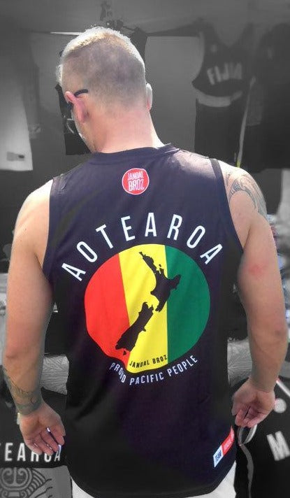 Bro wearing XL fitted look