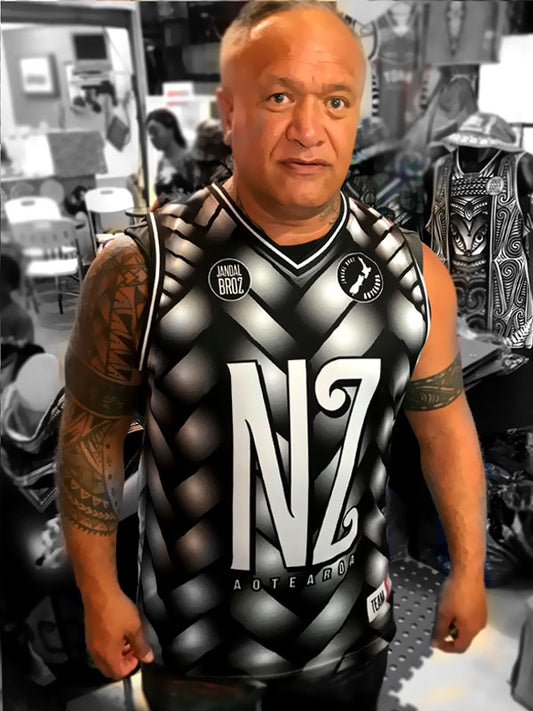 • Aotearoa Harakeke NZ black n white Singlet
