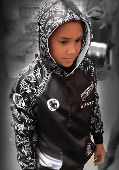 New Zealand Silver Fern hoodie Mangopare arms