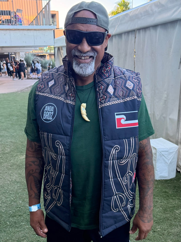Puff vest Māori hoodie Puhoro