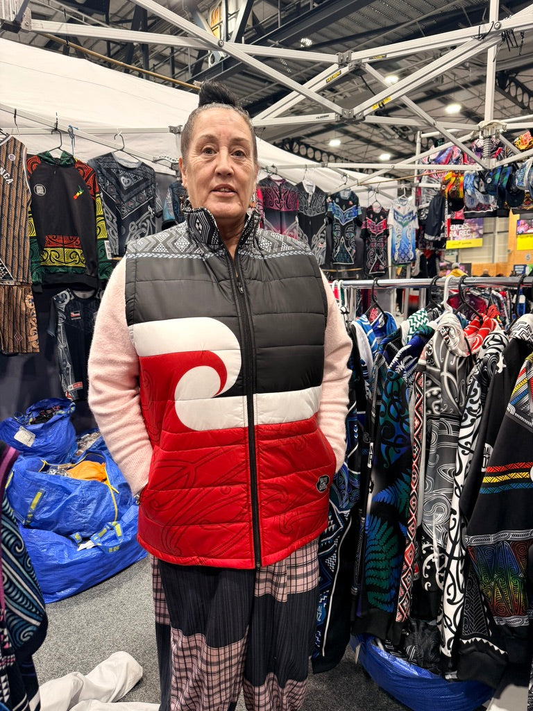 Puff vest Māori hoodie Puff vest Māori hoodie Tino Rangatiratanga