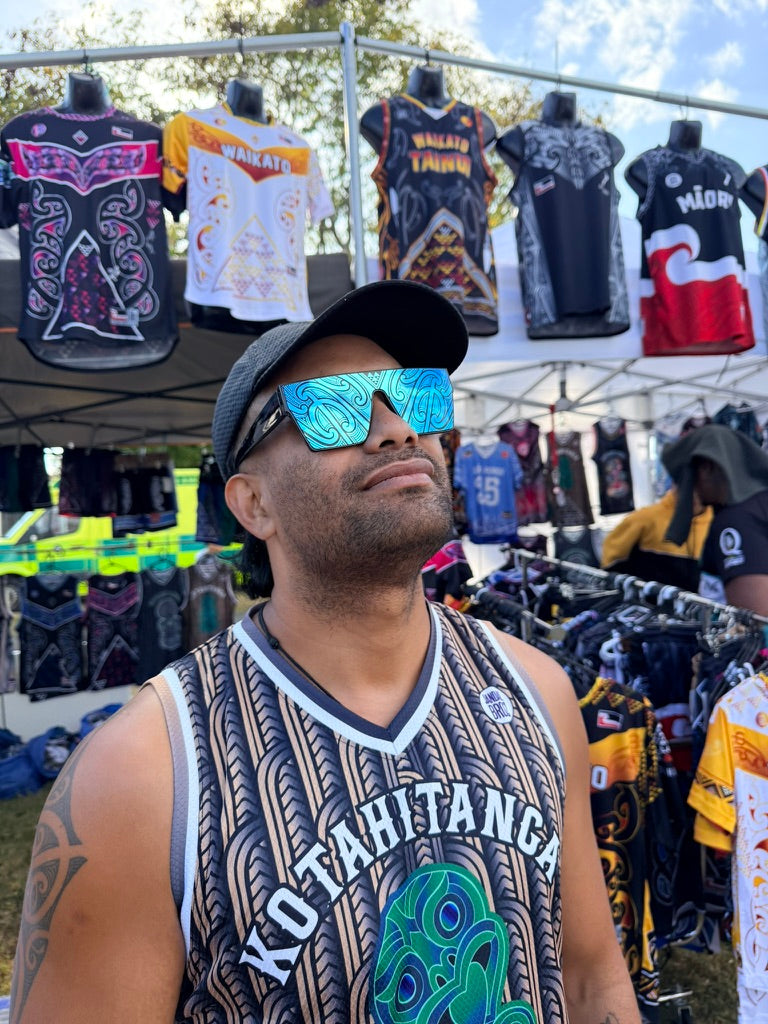 Sunglasses Māramatanga Pango