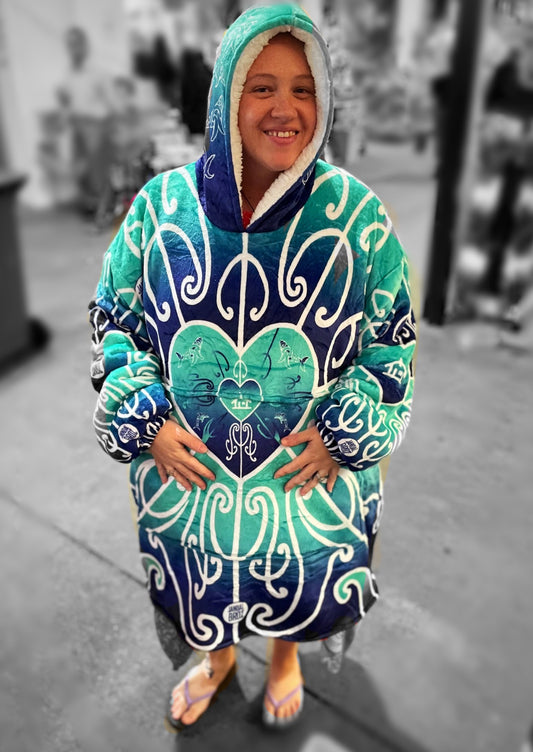 • Mahana Blanket Hoodie - Māori Tangaroa