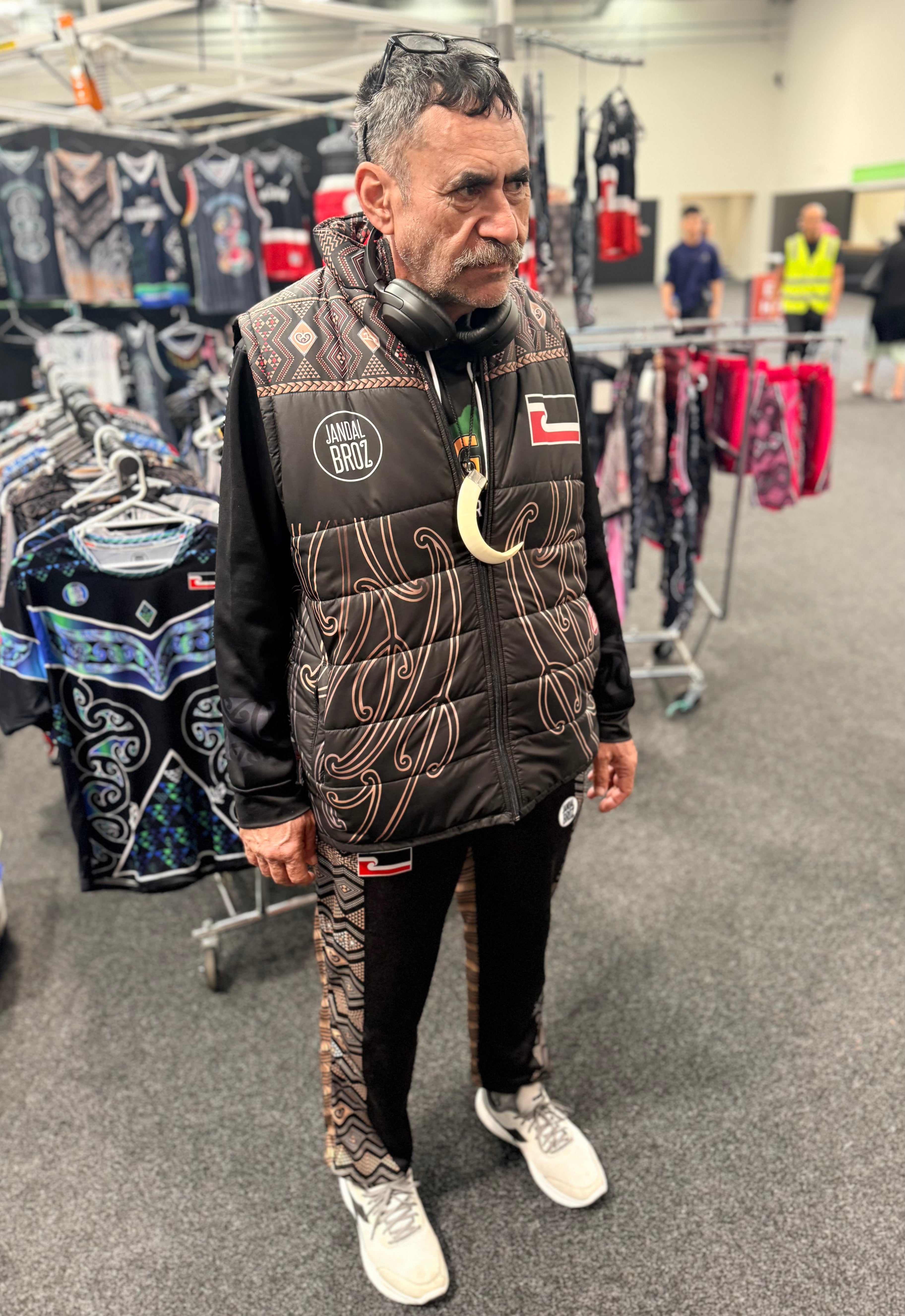 Puff vest Māori hoodie Puhoro
