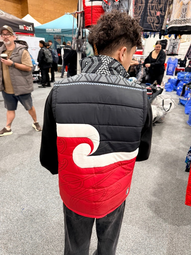 Puff vest Māori hoodie Puff vest Māori hoodie Tino Rangatiratanga