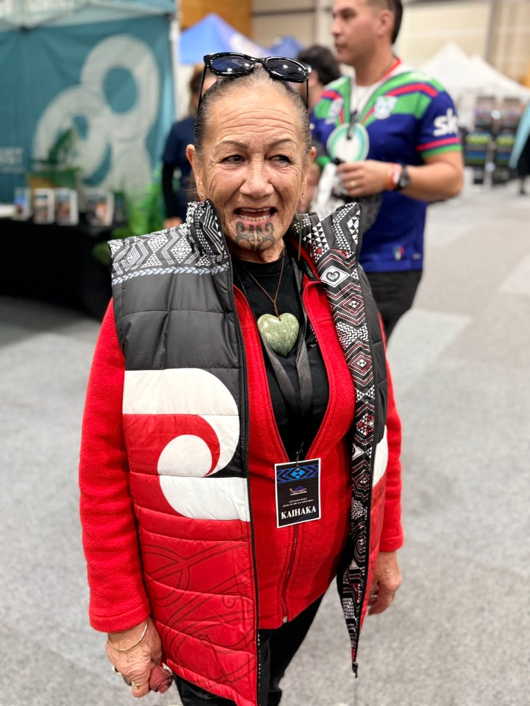 Puff vest Māori hoodie Puff vest Māori hoodie Tino Rangatiratanga