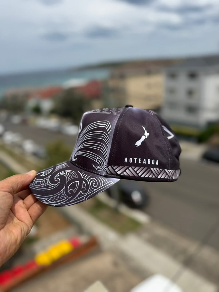 Māori hat pōtae pango cap