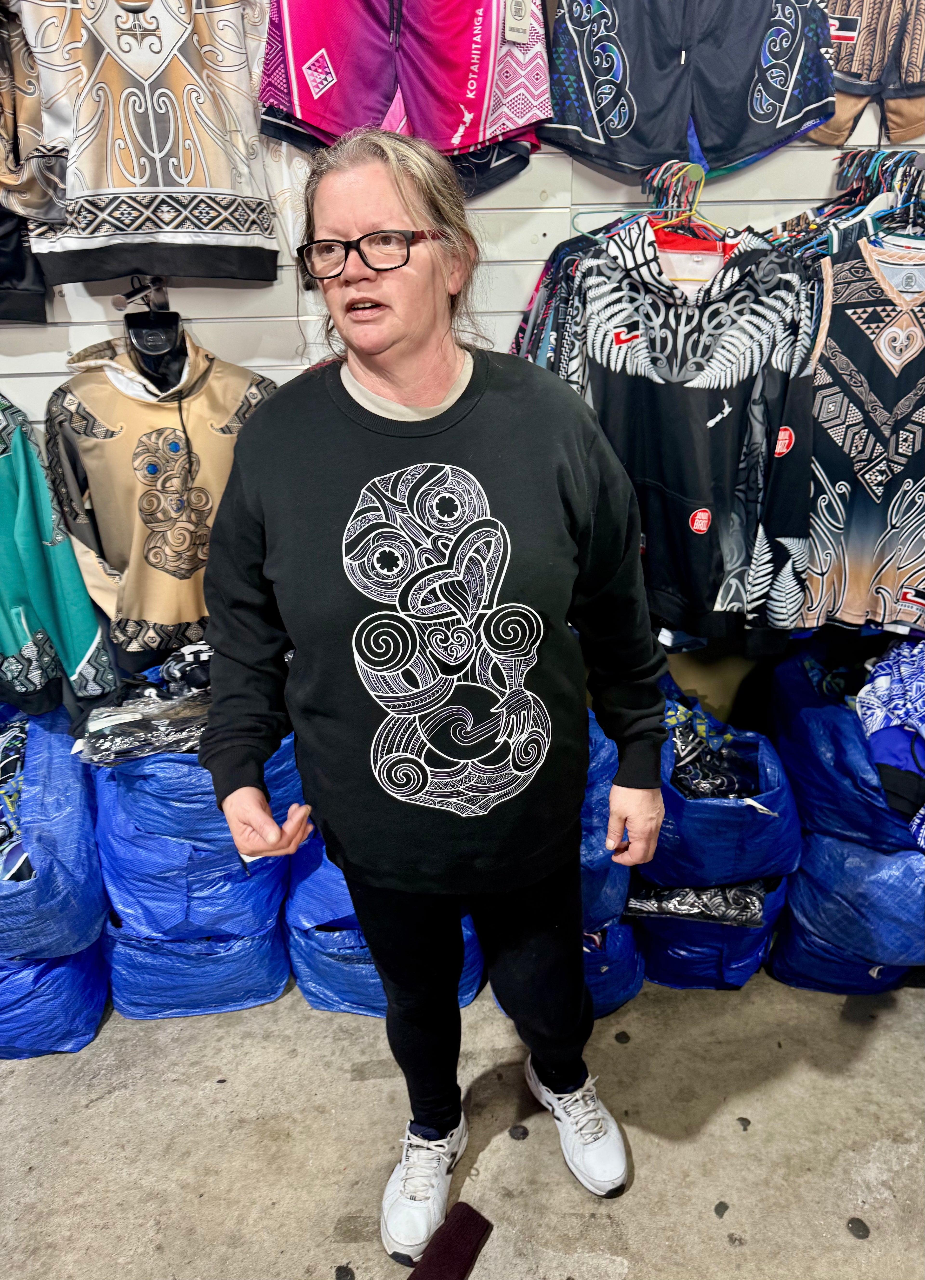 • Māori Hei Tiki Crew neck Pango Black