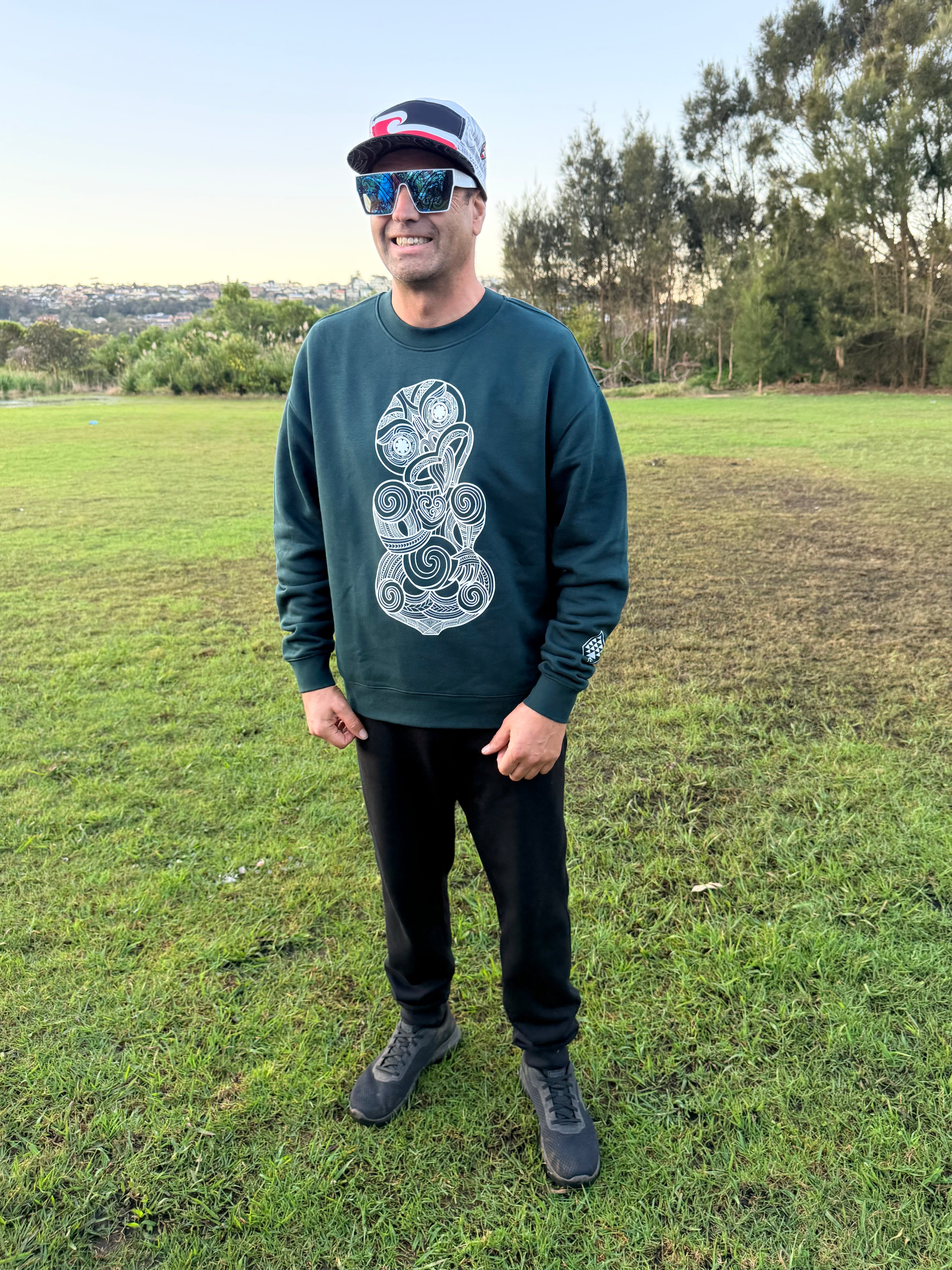 • Māori Hei Tiki  crew neck Pounamu Tane
