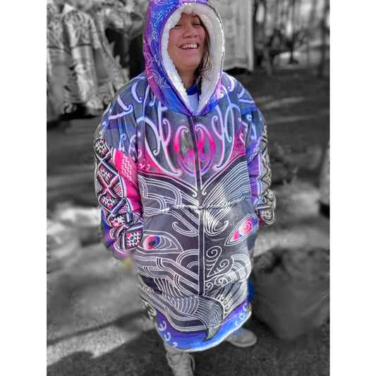 • Mahana Blanket Hoodie - Māori whakarongo aroha nui