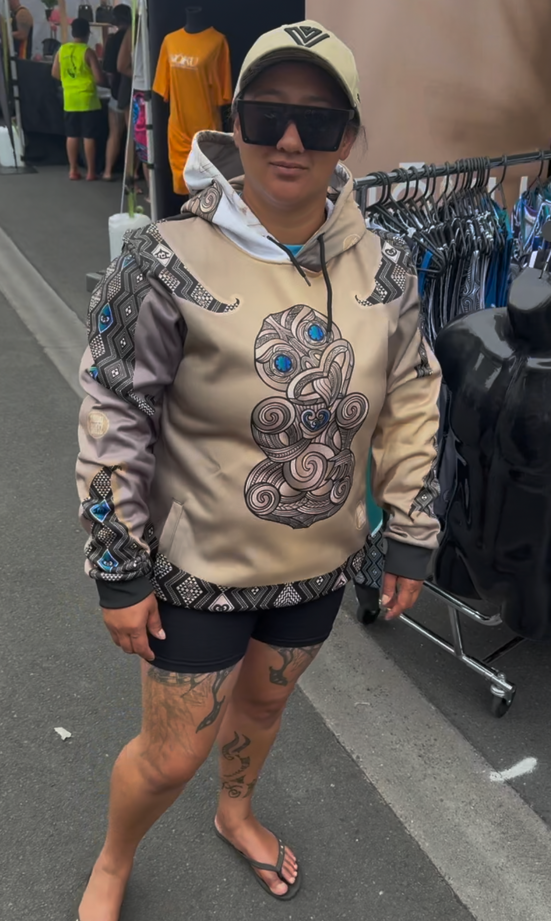 • Māori hoodie GOLD Hei Tiki