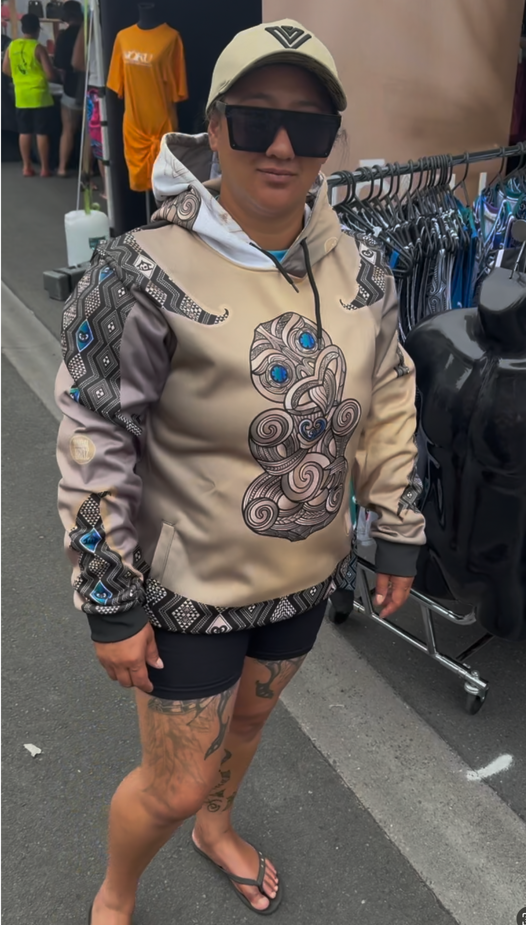 • Māori hoodie GOLD Hei Tiki