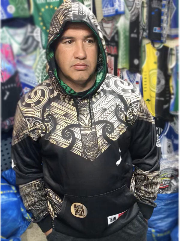 • Taiaha Whakairo Māori Hoodie