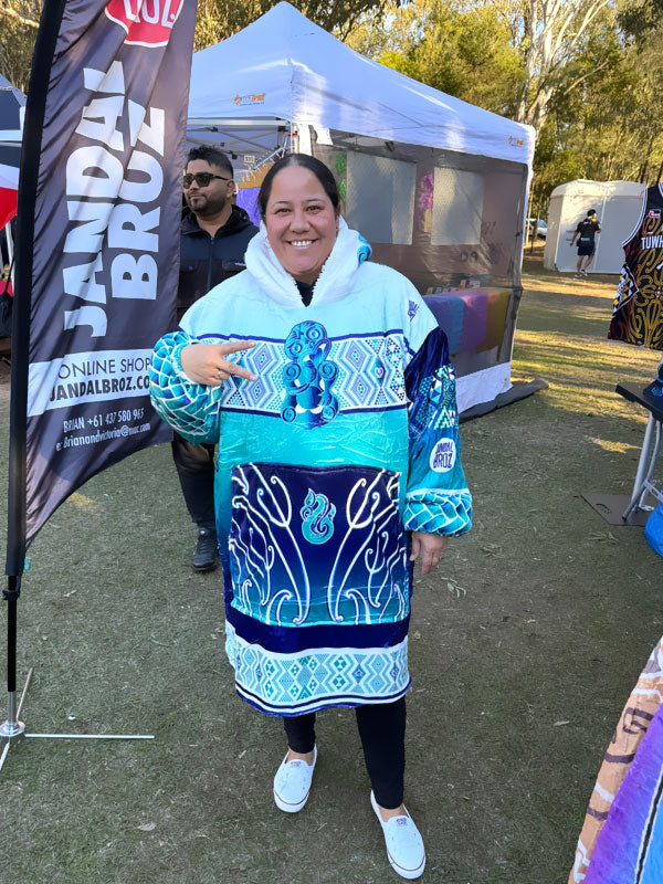 • Mahana Blanket Hoodie - Tāniko Light Blue Tangaroa