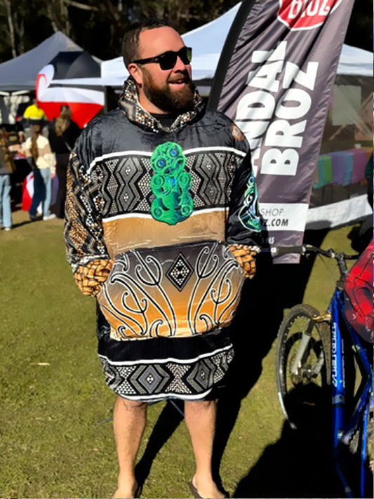 • Mahana Blanket Hoodie - Tāniko brown