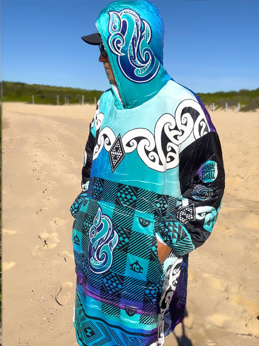 • Mahana Blanket Hoodie - Manaia Tangaroa