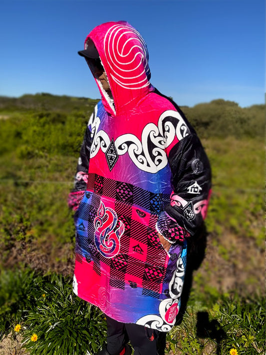• Mahana Blanket Hoodie - Manaia Pink Aroha nui