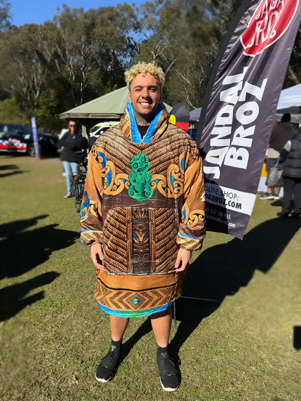 • Mahana Blanket Hoodie - Whaikairo Marae
